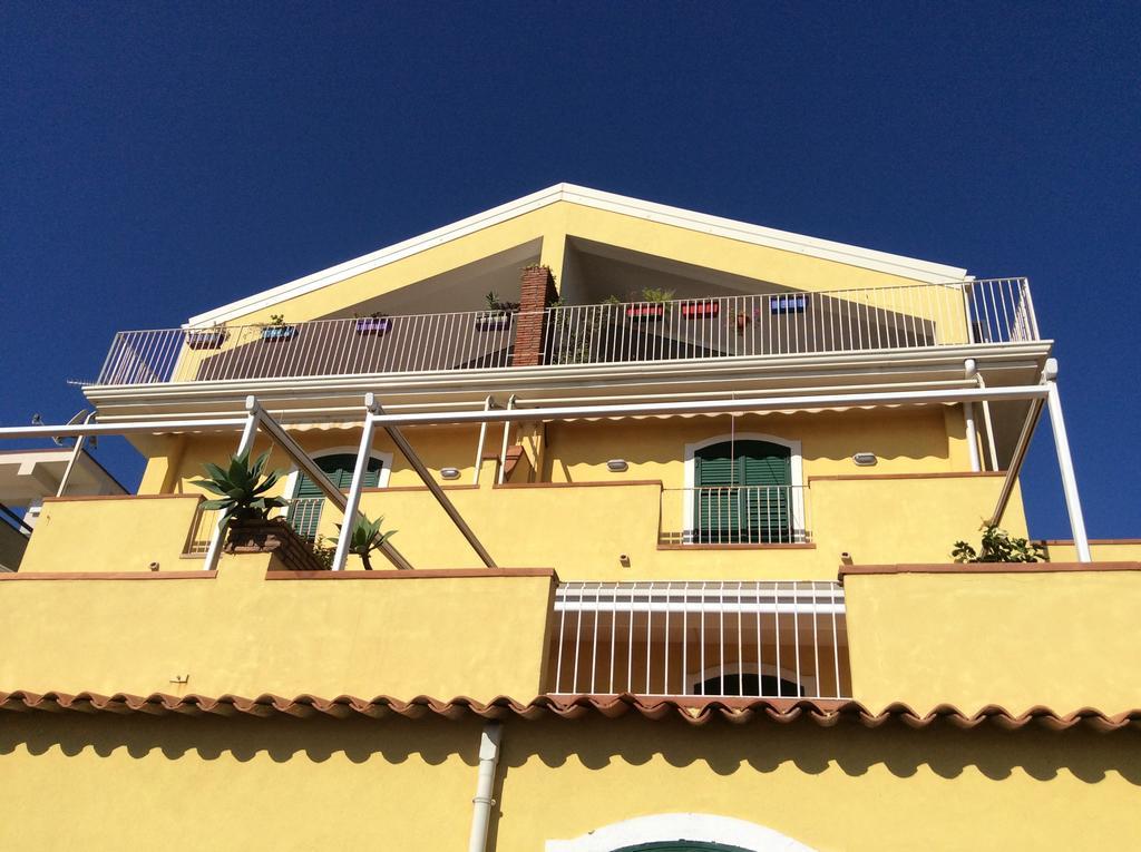 Taormina Stationhouse Apartment Exterior photo