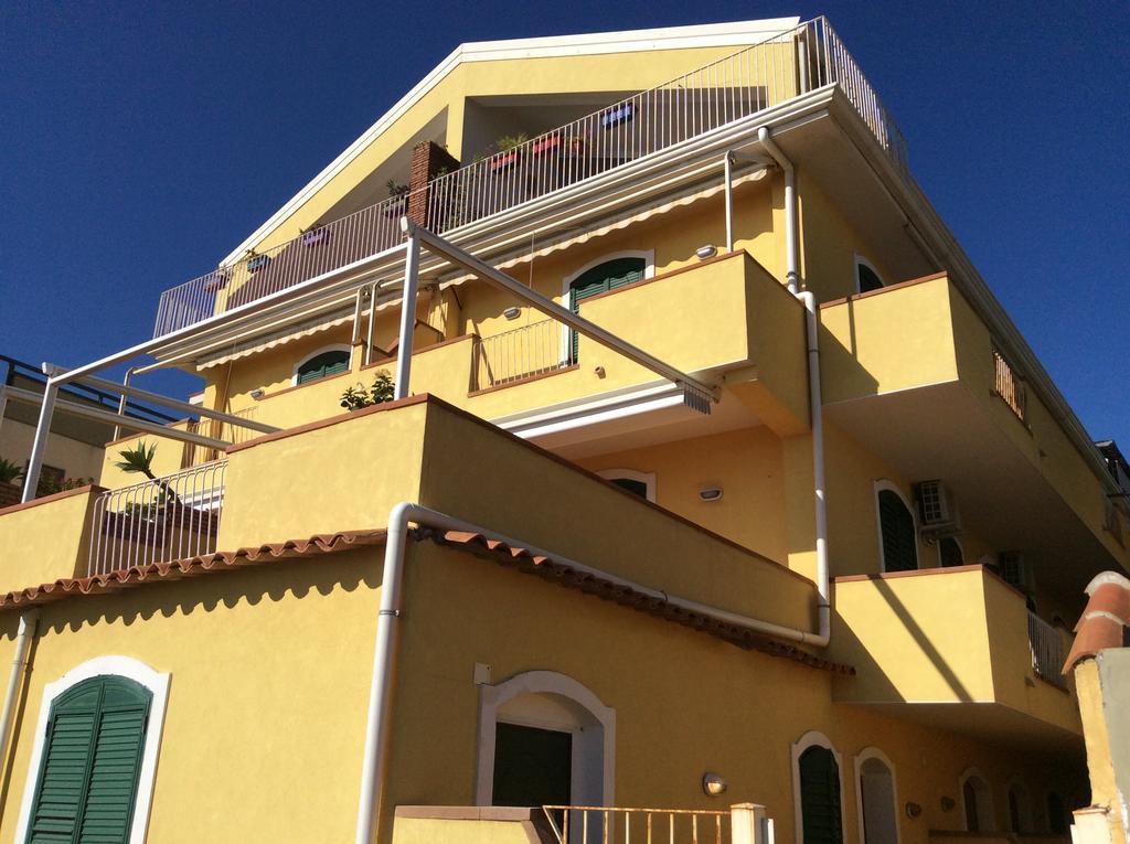 Taormina Stationhouse Apartment Exterior photo